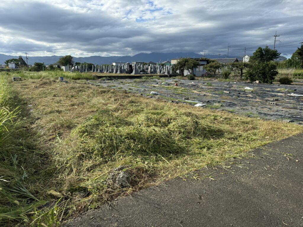 耕作放棄地　防草シート